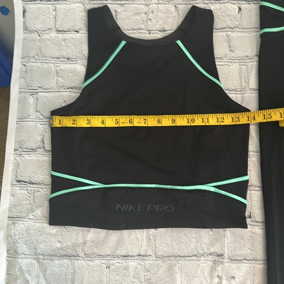 Women’s Nike Pro set size smalll Never worn - Picture 2 of 8